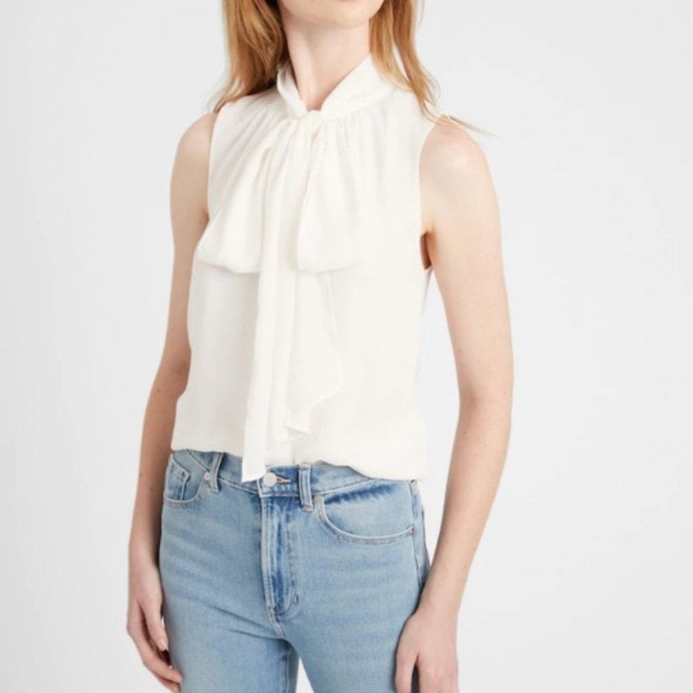 Banana Republic Blouse White with tie neck Medium